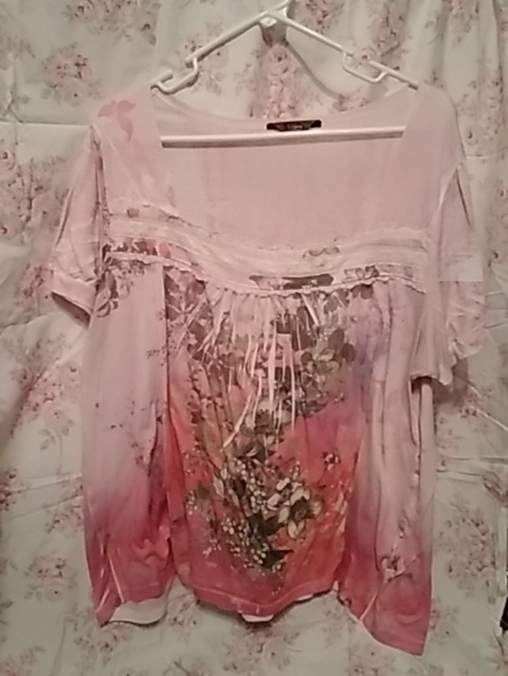 Women's Pink Floral Scoop-Neck Blouse